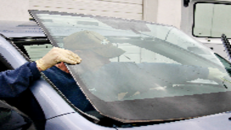 The Importance of Professional Auto Glass Replacement in Marana